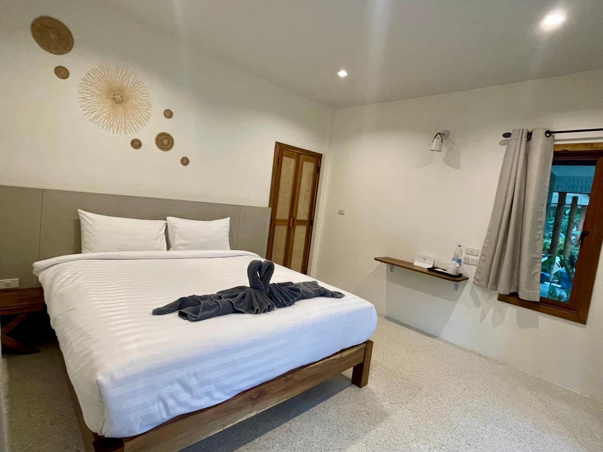 Sunny Cove Beach Resort Koh Phayam Ranong Exterior foto